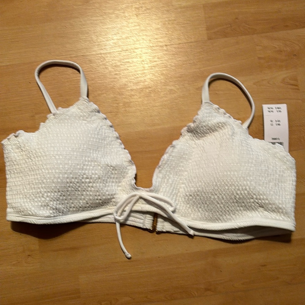 NWT Hollister Bra/ swimwear top size XL top